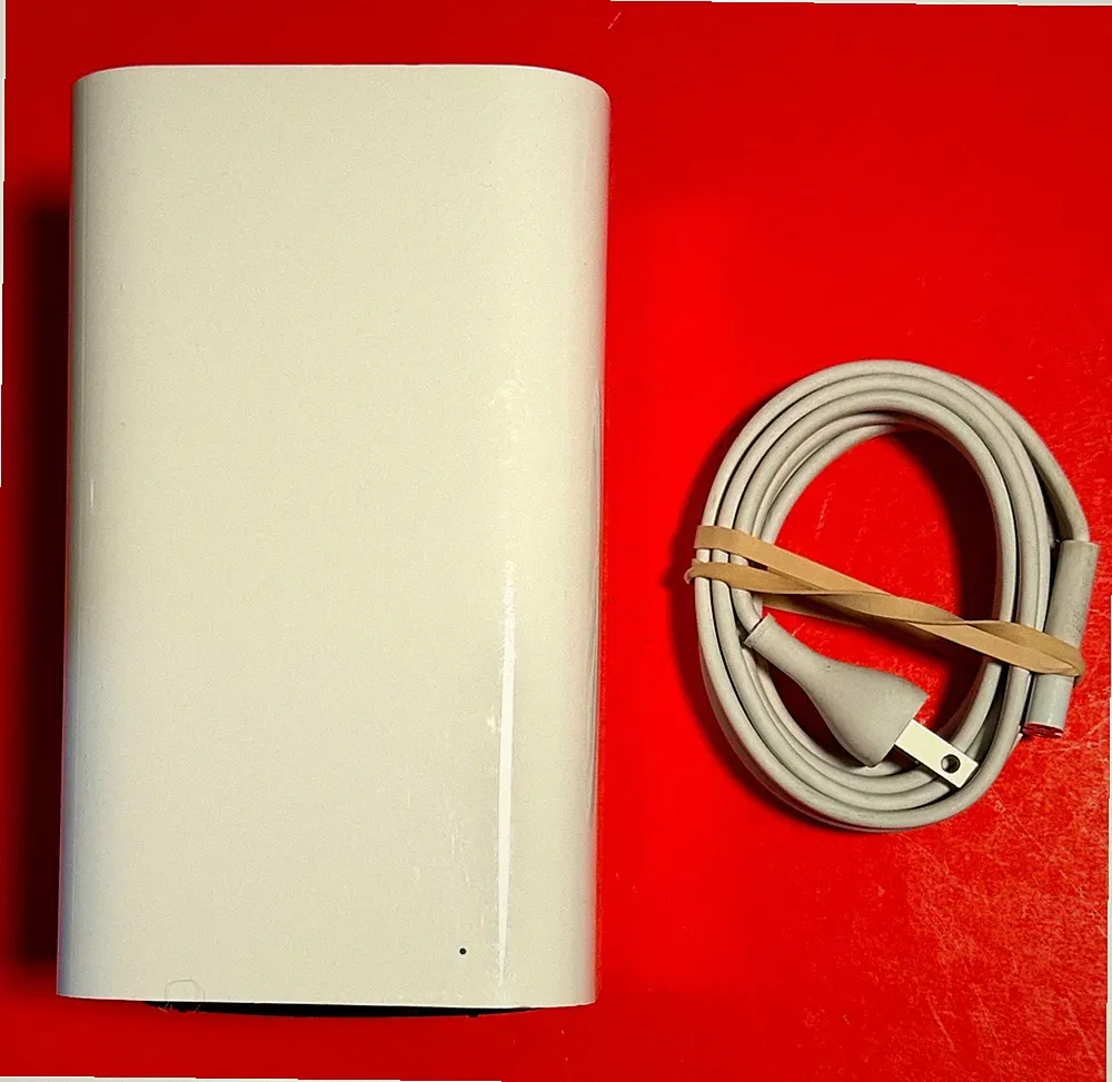 Beautiful  Apple A1470 AirPort Time Capsule 5th Generation 2TB NAS Upgradeable